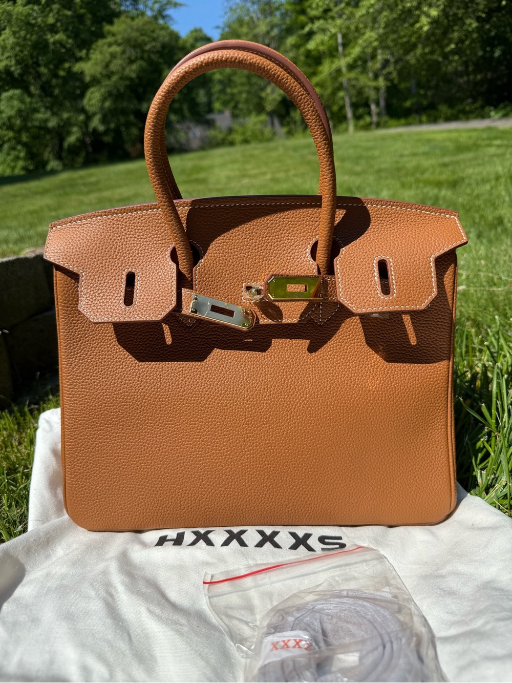 Elegant Tan Leather Handbag